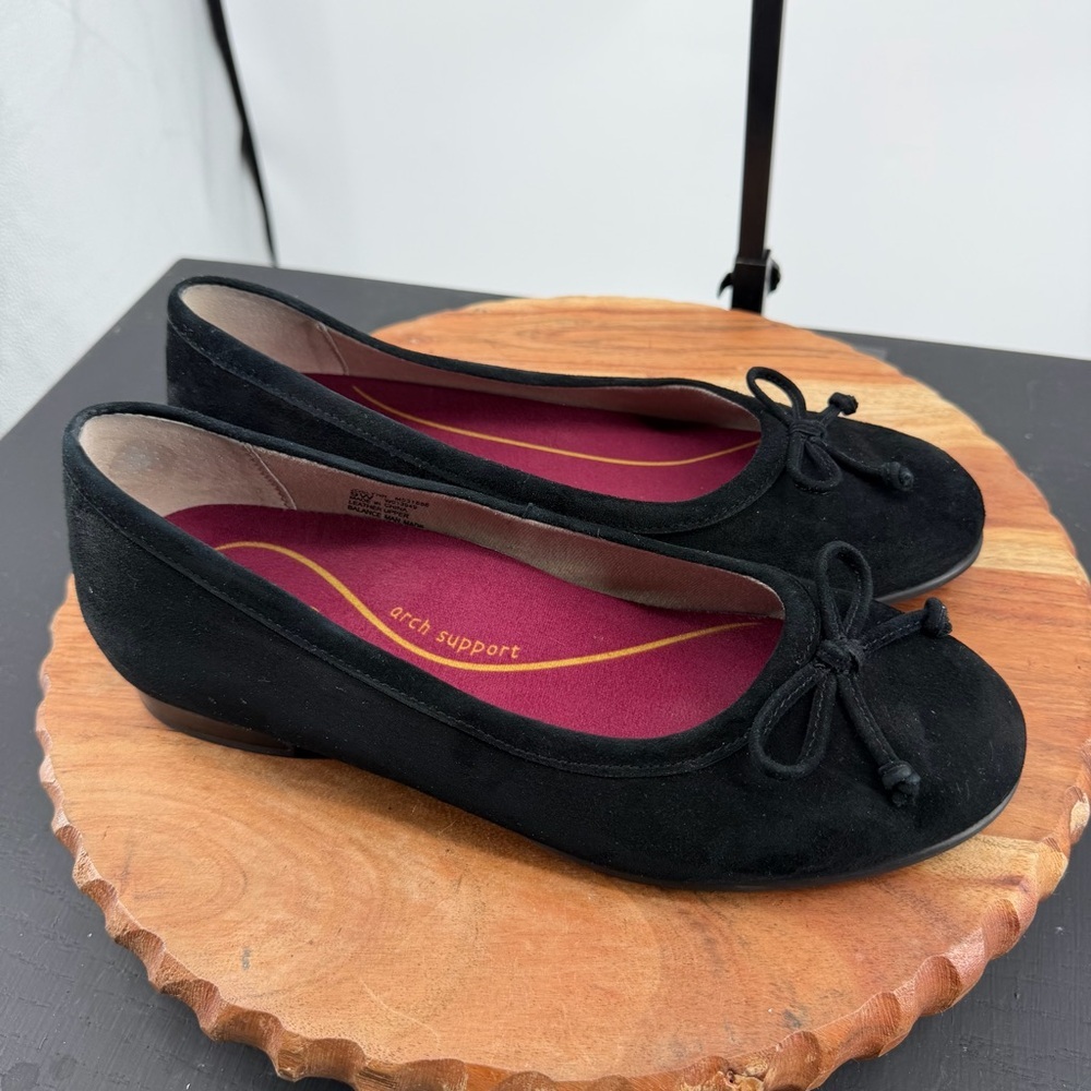Munro Joslynn ballet bow flat in black suede sz 9W wide